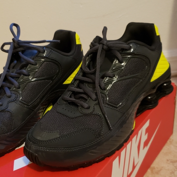 Sneakers - Picture 3 of 5